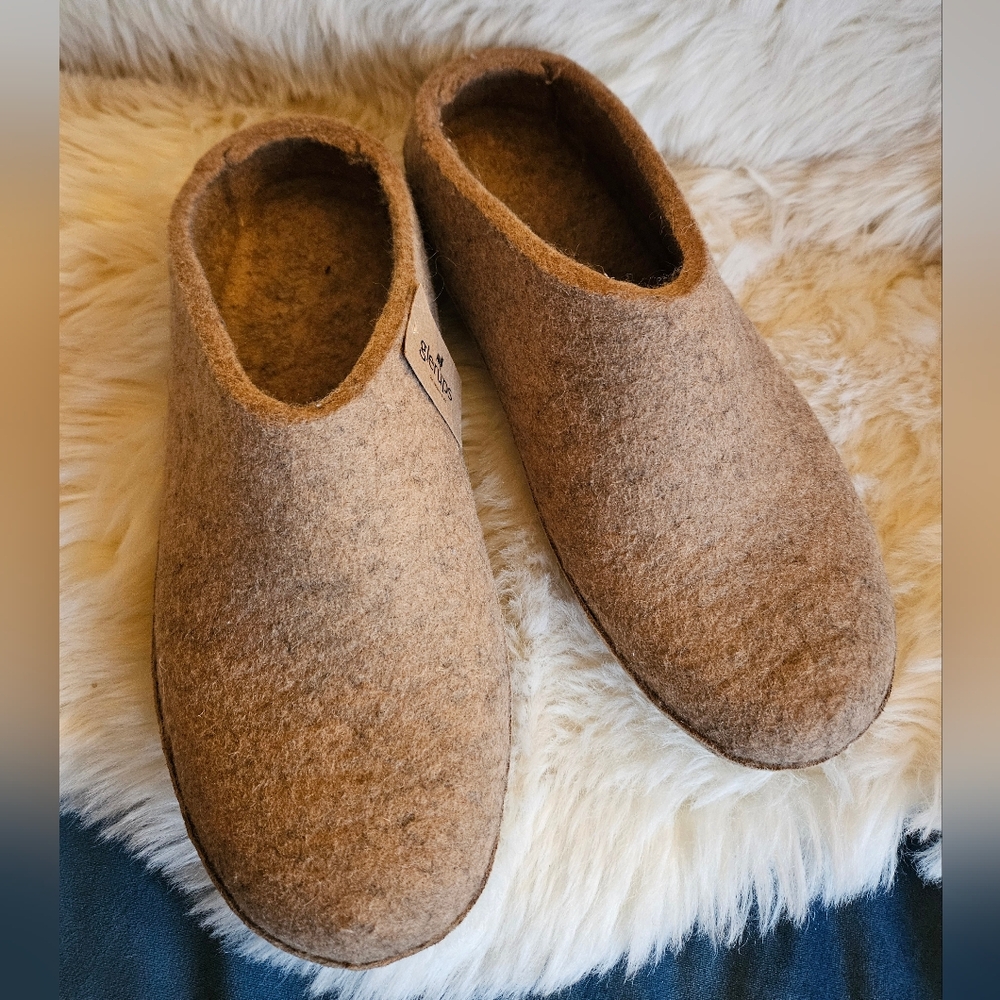 Glerups Mens Slip-on with Leather Sole Wool Slippers in Sand sz EU 44 / US 10.5